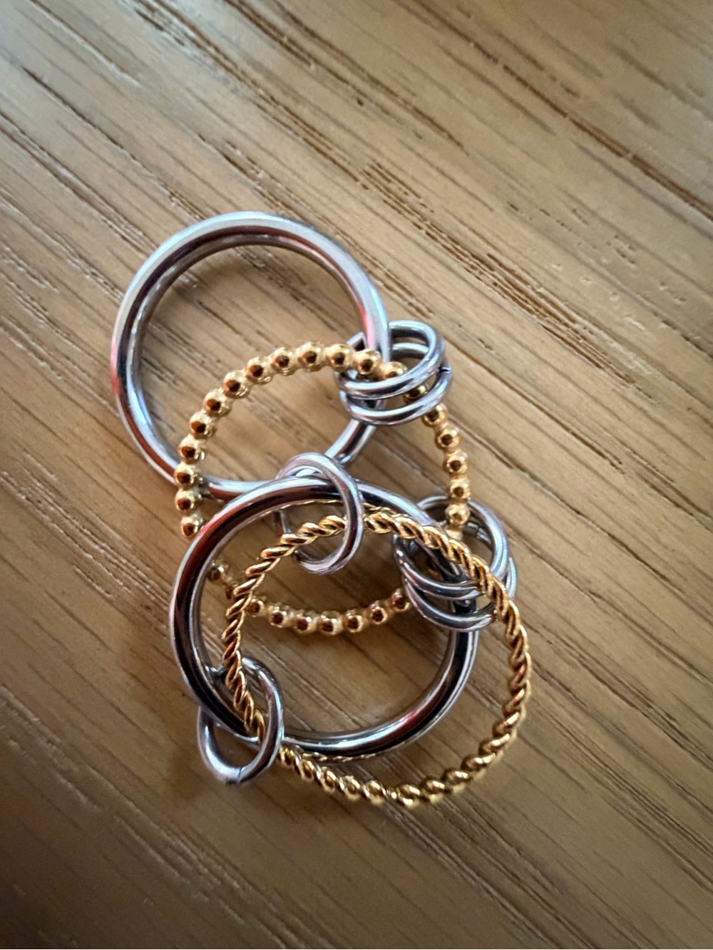 Mixed Metal Interlocking Rings Necklace Pendant - Gold & Silver anti tarnish